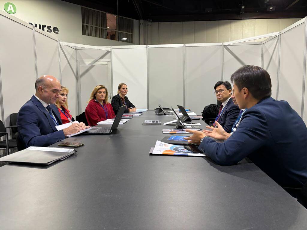 στελέχη σε τραπέζι